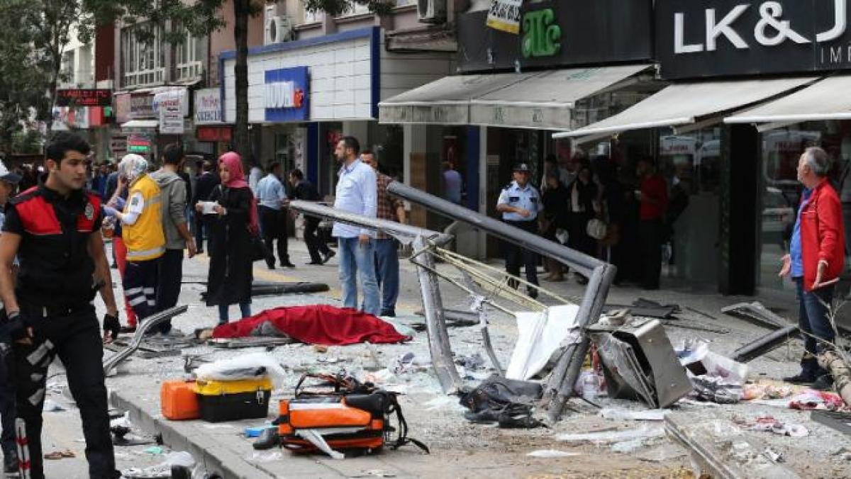Twelve killed as bus crashes into Ankara bus stop
